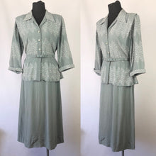 Load image into Gallery viewer, 1940s Volup Linda Leigh Sage Green and White Crepe Dress Suit - B42
