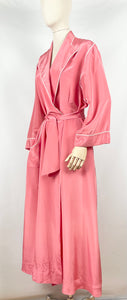 Original 1940s 1950s Pretty Pink and White Voluptuous Peggy Page Dressing Gown - Fabulous Robe - Bust 44 46