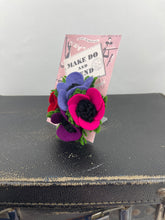 Load image into Gallery viewer, 1940&#39;s Felt Flower Anemone Corsage - Pretty Wartime Posy Brooch - Red, Pink, Lilac and Purple
