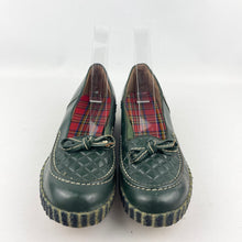 Load image into Gallery viewer, Original 1940&#39;s 1950&#39;s Forest Green Leather Slip on Shoes with Bow Trim - UK 5 *
