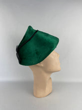 Load image into Gallery viewer, Original 1950&#39;s Bonnet Style Hat in Vibrant Green Velvet with Black Trim
