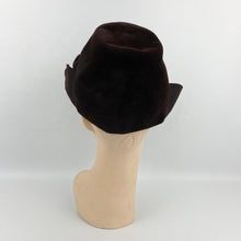 Load image into Gallery viewer, Original Late 1930s or Early 1940s Two Tone Brown Felt Hat with Grosgrain Trim
