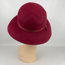Load image into Gallery viewer, Vintage Burgundy Felt Hat with Chevron Seaming Detail - Henry Heath Gipsy Hat
