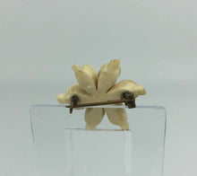 Load image into Gallery viewer, Vintage 1930s 1940s Carved Daffodil Brooch
