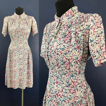 Load image into Gallery viewer, Exceptionally Beautiful 1930s Floral Dress - Bust 34 35 36
