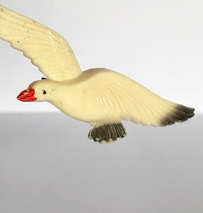 Vintage Early Plastic Seagull Brooch - Large