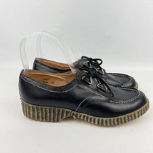 Load image into Gallery viewer, 1940&#39;s 1950&#39;s Black Leather Lace Up Shoes with Crepe Soles - UK 4.5 *
