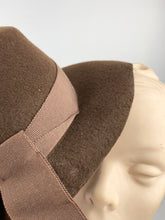 Load image into Gallery viewer, Original Late 1930s Early 1940s Chocolate Brown Felt Hat - Classic Shape
