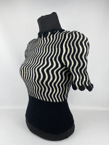 Original 1940s Black and White Wavy Knit Jumper - Bust 30 31