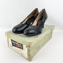 Load image into Gallery viewer, Original 1940&#39;s 1950&#39;s Deadstock Black Leather Court Shoes with Punch Detail  - UK Narrow 4
