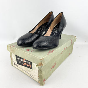 Original 1940's 1950's Deadstock Black Leather Court Shoes with Punch Detail  - UK Narrow 4
