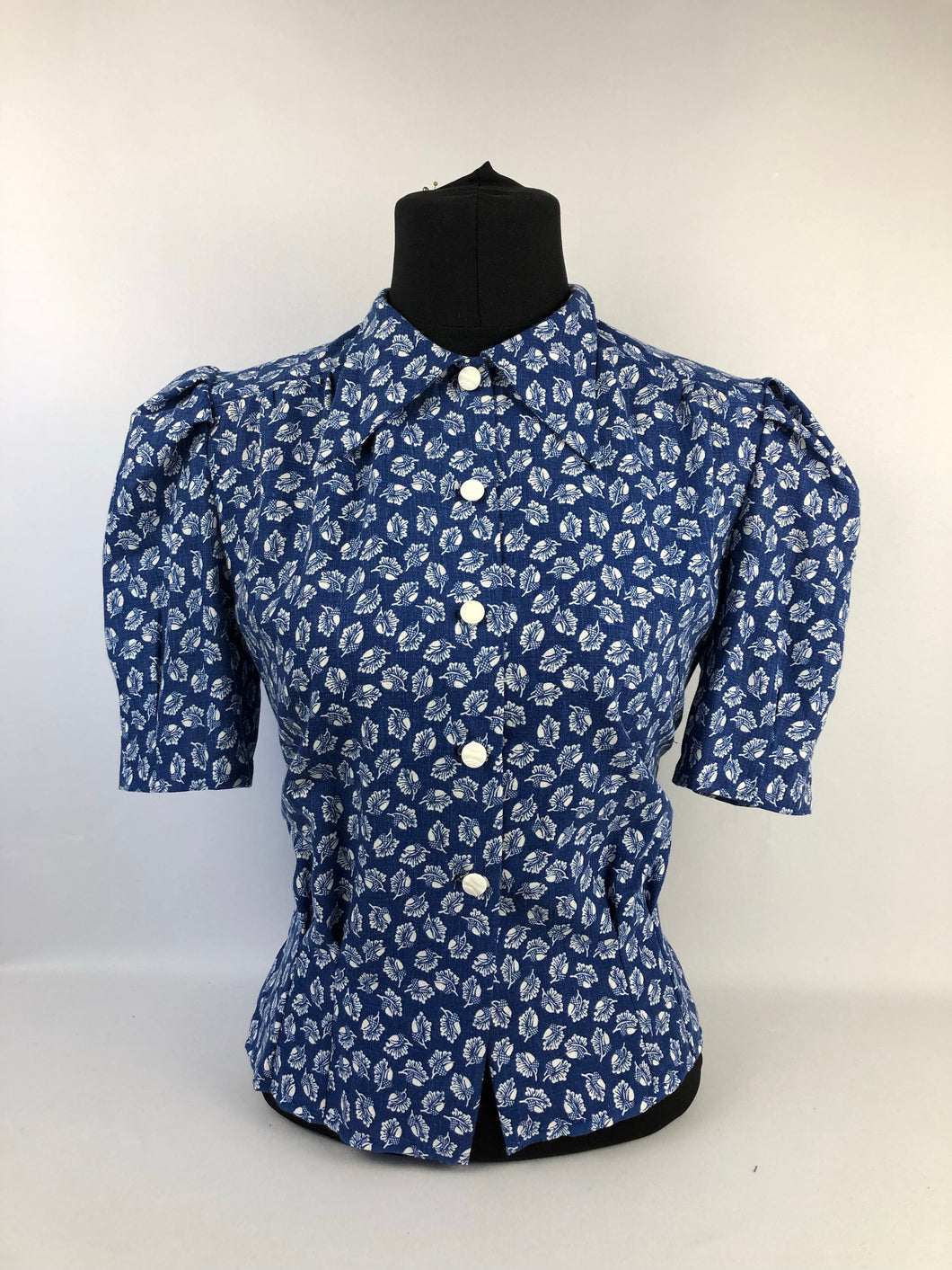 1940s Reproduction Feed Sack Blouse with Acorn Novelty Print - Bust 34 36
