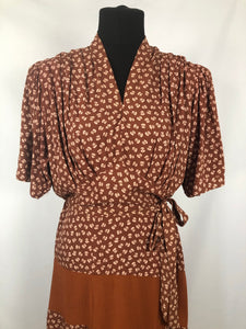 1940s CC41 Brown and Cream Novelty Print Dress with Bows - B44 46
