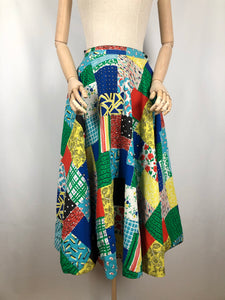 Original 1950s Reversible Circle Skirt in Patchwork Print and Black - Waist 28"