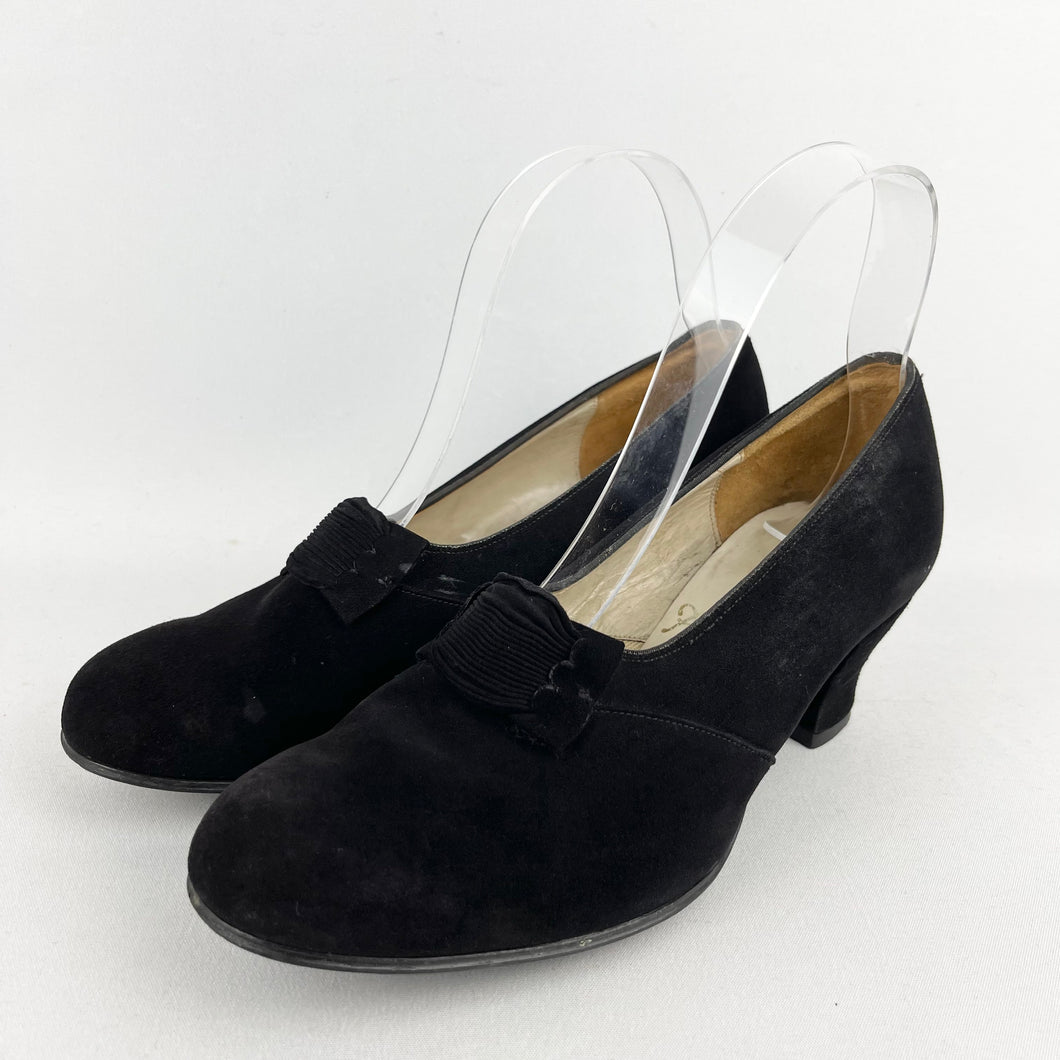 Original 1940's Wide Fitting Black Suede Court Shoes by Portland - UK 3 3.5