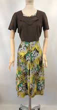Load image into Gallery viewer, Original 1940s Summer Dress in Brown and Green Tropical Print - Bust 38 40
