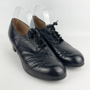 Original 1940's Black Deadstock Clarks Empire Lace Up Shoes With Punch Detail - UK 8