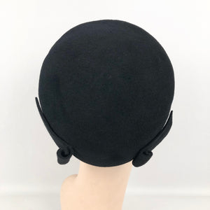 1950s Classic Black Felt Hat with Self Trim - Very Stylish Piece