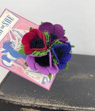 Load image into Gallery viewer, 1940&#39;s Felt Flower Anemone Corsage - Pretty Wartime Posy Brooch - Red, Purple, Mauve and Violet
