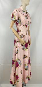 Original 1940s Hostess Gown in Pretty Pink Rose Print - Great Maxi Dress - Bust 36 38