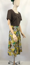 Load image into Gallery viewer, Original 1940s Summer Dress in Brown and Green Tropical Print - Bust 38 40
