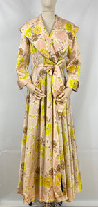 Original 1940s 1950s Chaslyn Model Luxurious Feel Pink Housecoat in a Pretty Floral Print - Bust 36 37 38