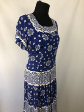 Load image into Gallery viewer, 1940s Blue and White Floppy Cotton Dress - Bust 38 39
