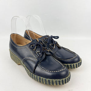 1940's 1950's Blue Leather Lace Up Shoes with Crepe Soles - Tarnished Lace Loops - UK 5