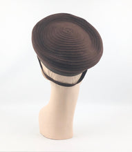 Load image into Gallery viewer, 1940s Chocolate Brown Felt Seamed Beret Hat
