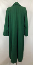 Load image into Gallery viewer, 1940s Kelly Green Wool Overcoat - B44
