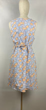Load image into Gallery viewer, 1940s Floral Cotton Apron - Would Make A Great Summer Dress - Bust 34 35 36 *
