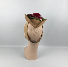 Load image into Gallery viewer, 1940s Natural Straw Hat With Large Pink Floral Decoration
