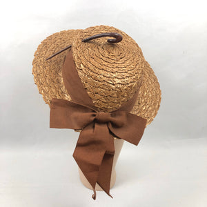 1940s Straw Hat with Scalloped Edge and Hook Trim