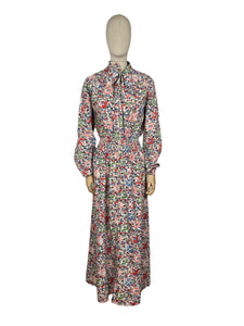 Original 1940's Bright Floral Cotton Hostess Dress in Red, Blue, Pink, Green and White - Housecoat - Bust 40 42