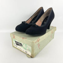 Load image into Gallery viewer, Original 1940&#39;s 1950&#39;s Black Suede Bow Fronted Court Shoes - UK 6.5
