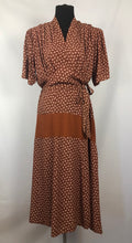 Load image into Gallery viewer, 1940s CC41 Brown and Cream Novelty Print Dress with Bows - B44 46
