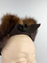 Load image into Gallery viewer, Original 1940’s Dark Brown Felt Hat with Neat Bow and Mink Fur Trim
