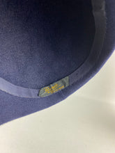 Load image into Gallery viewer, Original 1940s Navy Blue Felt Hat with Felt Trim
