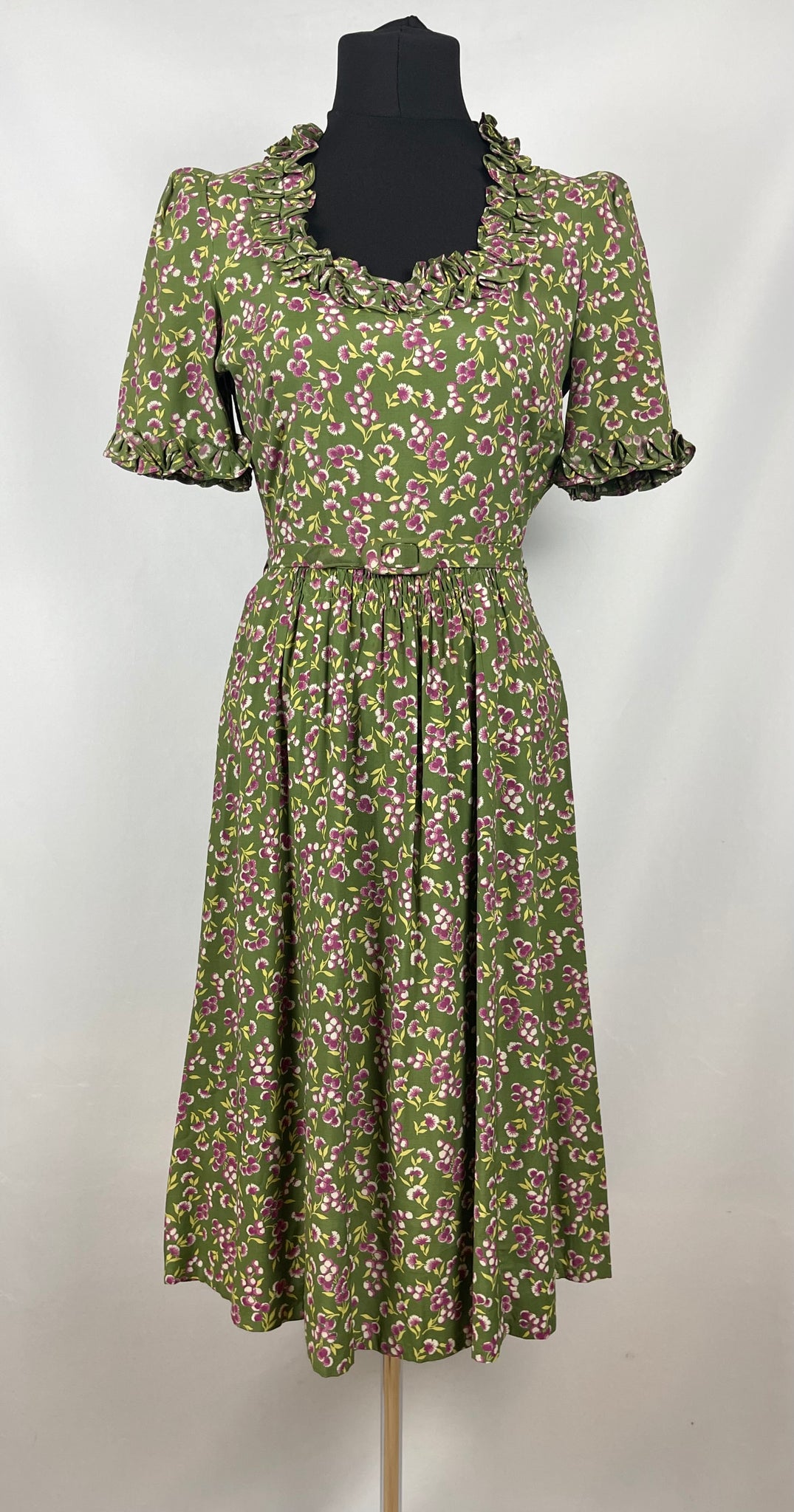 Utterly Exquisite Original 1930s Green Floral Belted Dress with Ruffle 1940s Style For You Utterly Exquisite Original 1930s Green Floral Belted Dress with Ruffle 1940s Style For You