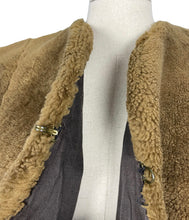 Load image into Gallery viewer, Original 1940&#39;s Fluffy Beaver Lamb Fur Cape - Great Boxy Design - Vintage Fur Cape
