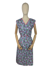 Original 1940's Volup Floral Cotton Apron - Deadstock - Would Make A Great Summer Dress - Bust 46 48