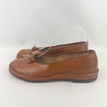Load image into Gallery viewer, Original 1950&#39;s Warm Tan Leather Flat Shoes with Bow Trim - UK 5 *
