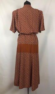 1940s CC41 Brown and Cream Novelty Print Dress with Bows - B44 46