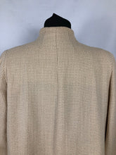 Load image into Gallery viewer, 1940s Volup Wool Swagger Coat in Cream Check with Single Button - Bust 40 42 44
