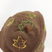 Load image into Gallery viewer, Original 1930s Brown Felt Hat with Autumnal Embroidery
