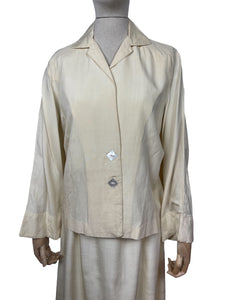 Original 1930's Pure Silk Suit - Smart Piece with Mother Of Pearl Buttons - 36-26-38