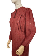 Load image into Gallery viewer, Original 1930&#39;s Long Sleeved Floppy Cotton Day Dress in Rust with Floral Print - Bust 34 36
