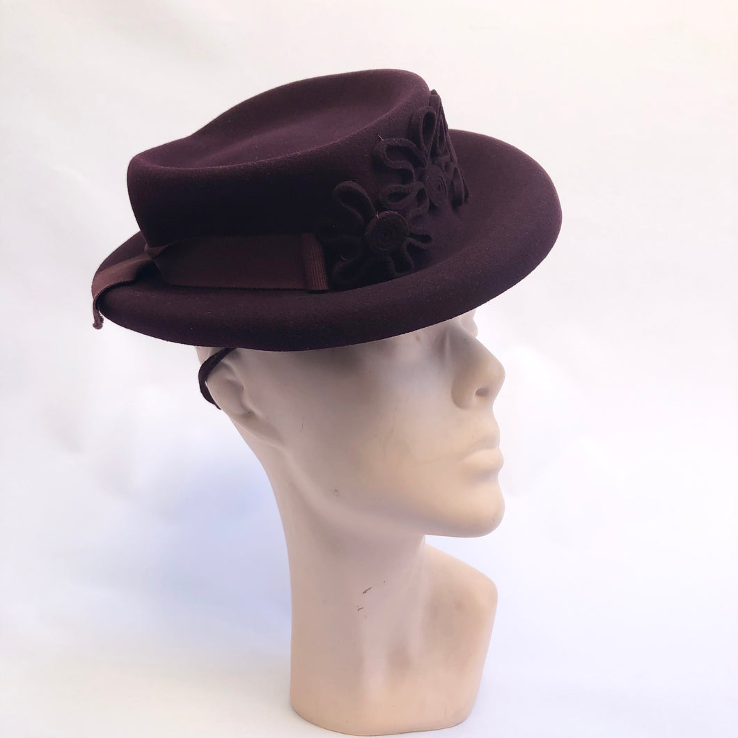 Original 1940s Burgundy Felt Hat with Soutache