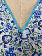 Load image into Gallery viewer, 1940s Floral Cotton Apron - Would Make A Great Summer Dress - Bust 36 37 38 *
