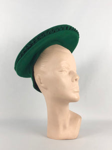 Original 1940s Kelly Green Felt Hat - Exceptionally Beautiful Piece